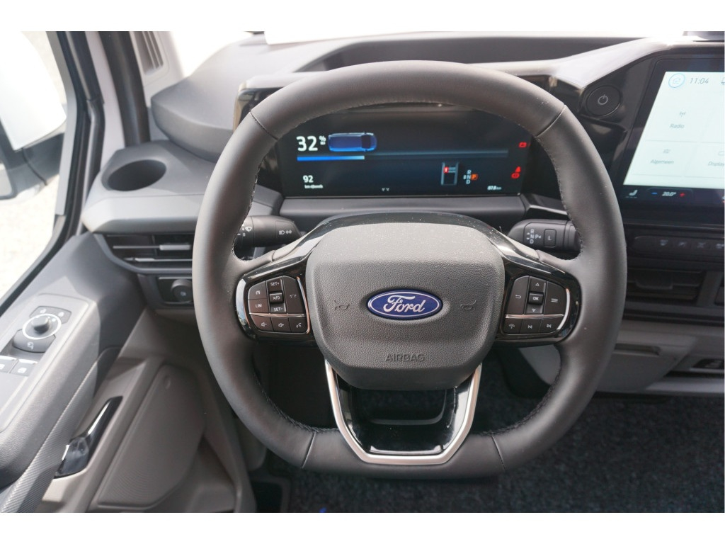57311911-ford-transit-custom-11