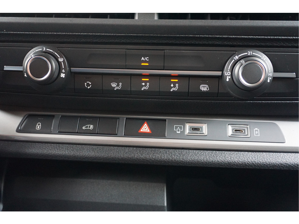 57354599-citroen-jumpy-13