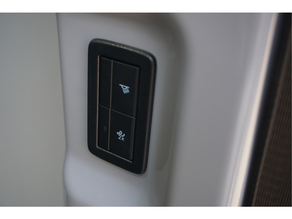 57544427-ford-e-transit-custom-13
