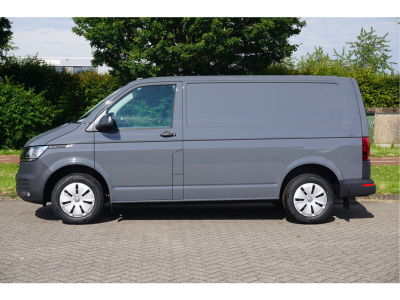 38921718-volkswagen-transporter-2