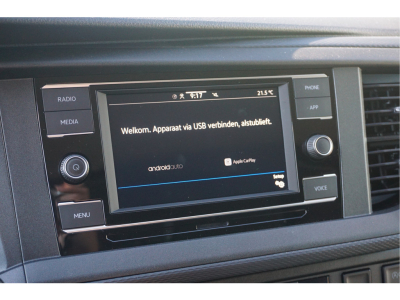 40015245-volkswagen-transporter-12