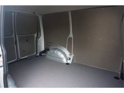 41240952-volkswagen-transporter-8