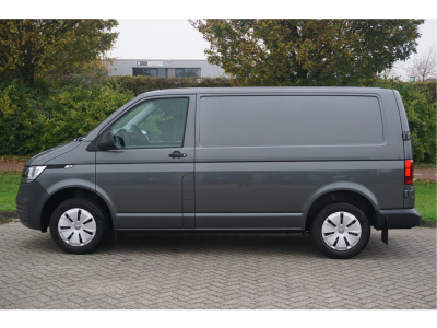 41241034-volkswagen-transporter-2