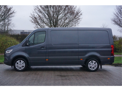 41435263-mercedes-benz-sprinter-2