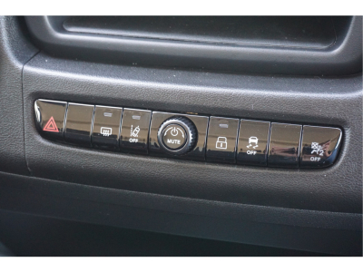 42123706-peugeot-boxer-15