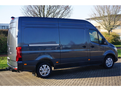 42172527-mercedes-benz-sprinter-4