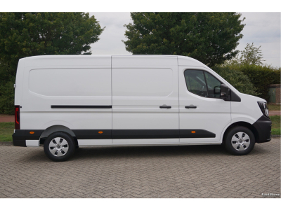 42911697-renault-master-5