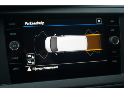 43017916-volkswagen-transporter-12