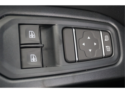 43764346-renault-trafic-18