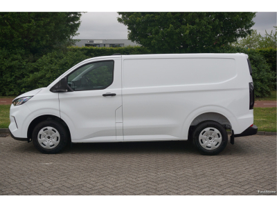 44750605-ford-transit-custom-2