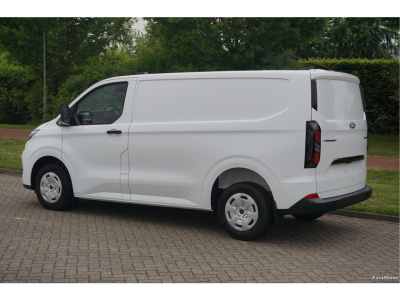 44750605-ford-transit-custom-3