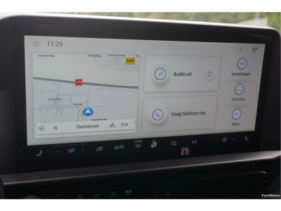 44771359-ford-transit-custom-10