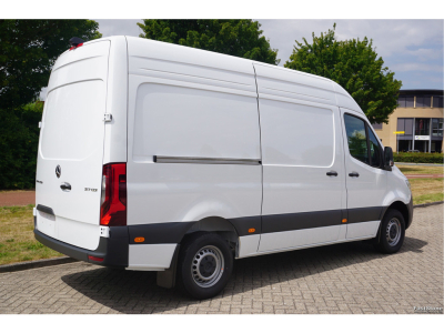 46552960-mercedes-benz-sprinter-4