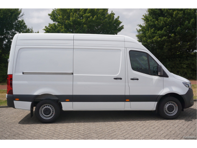 46552960-mercedes-benz-sprinter-5