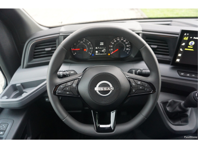 46563260-nissan-interstar-10