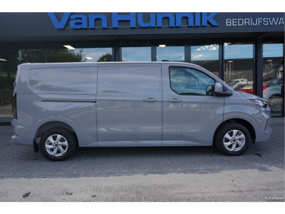 47942094-ford-transit-custom-5
