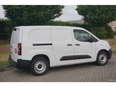 48017657-fiat-e-doblo-4