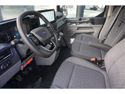 48125136-ford-transit-custom-11