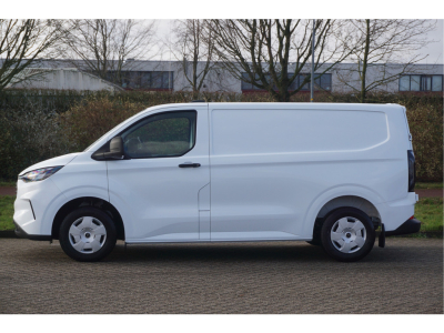 48346208-ford-transit-custom-2