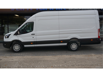 48405169-ford-transit-2