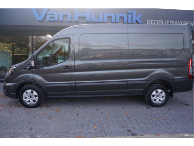 48906125-ford-transit-2