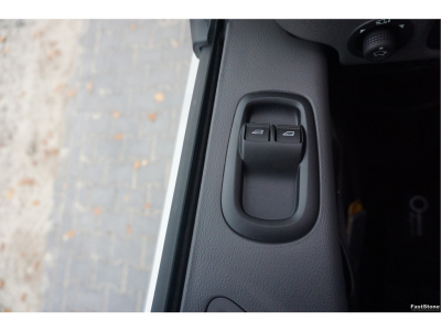 48909947-ford-transit-13