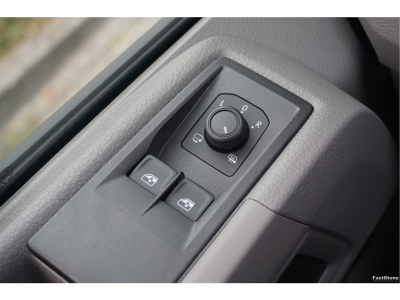 49277258-volkswagen-crafter-17