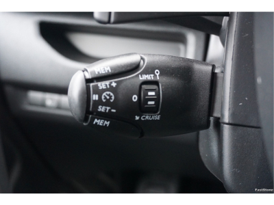 49621323-citroen-jumpy-16