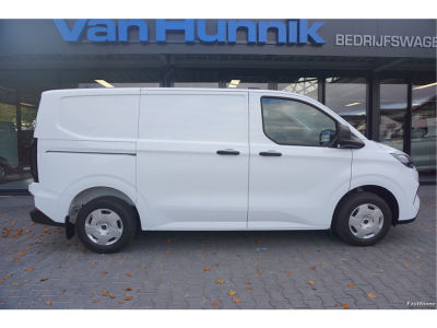 51589244-ford-transit-custom-3
