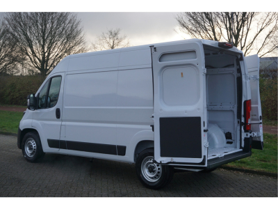 52177027-citroen-jumper-4