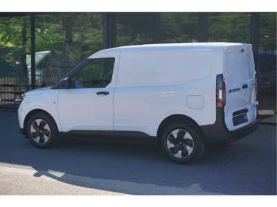 53163319-ford-transit-courier-3