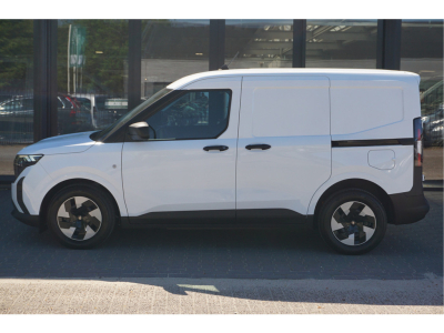 53163362-ford-transit-courier-2
