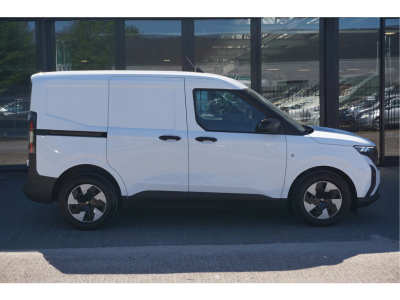 53163362-ford-transit-courier-5