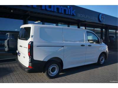 54006195-ford-transit-custom-4