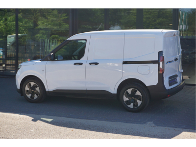 54636793-ford-transit-courier-3