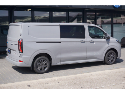 54934630-ford-transit-custom-4