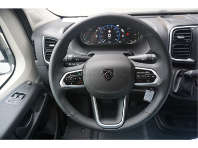 55086888-peugeot-boxer-11