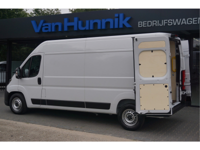 55086888-peugeot-boxer-4