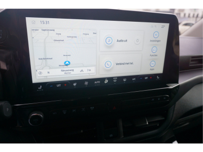 55405768-ford-transit-custom-11