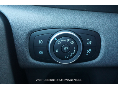 56015082-ford-transit-custom-19