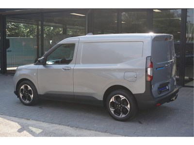 56421416-ford-transit-courier-3